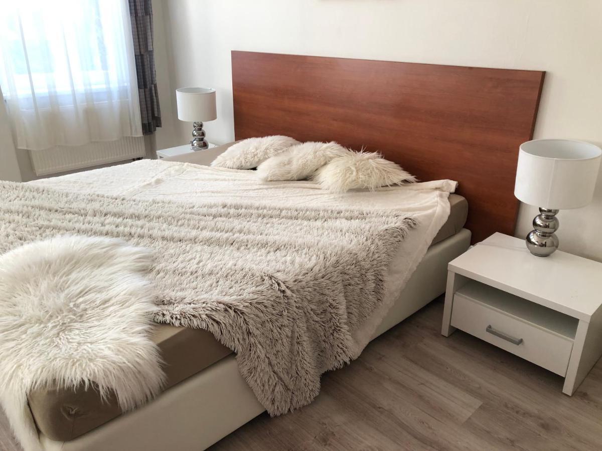 Apartmany Galeta Karlsbad Buitenkant foto