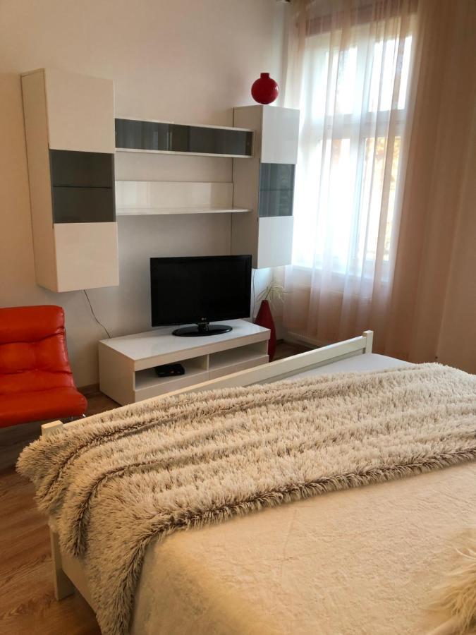 Apartmany Galeta Karlsbad Buitenkant foto