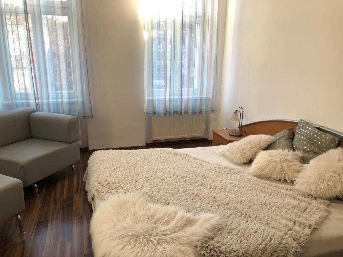 Apartmany Galeta Karlsbad Buitenkant foto