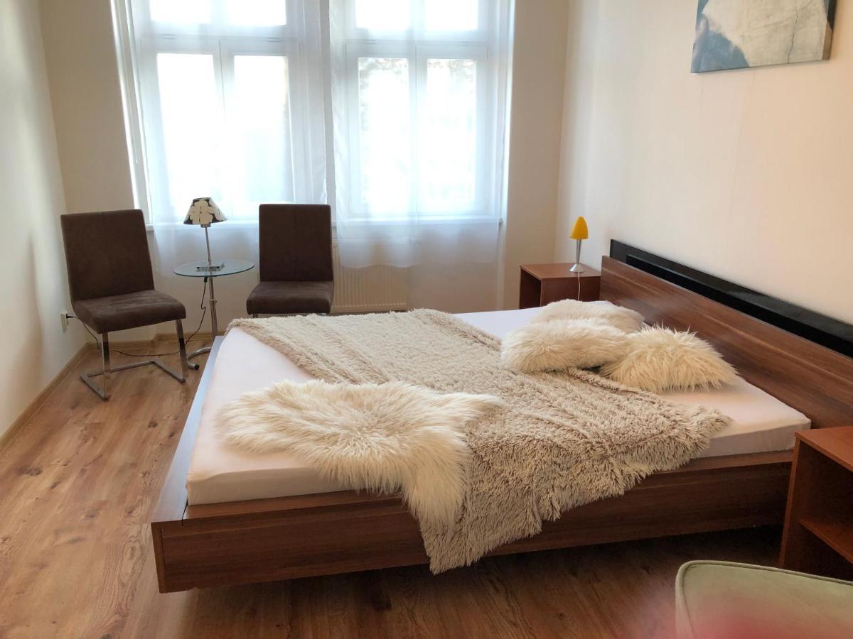 Apartmany Galeta Karlsbad Buitenkant foto