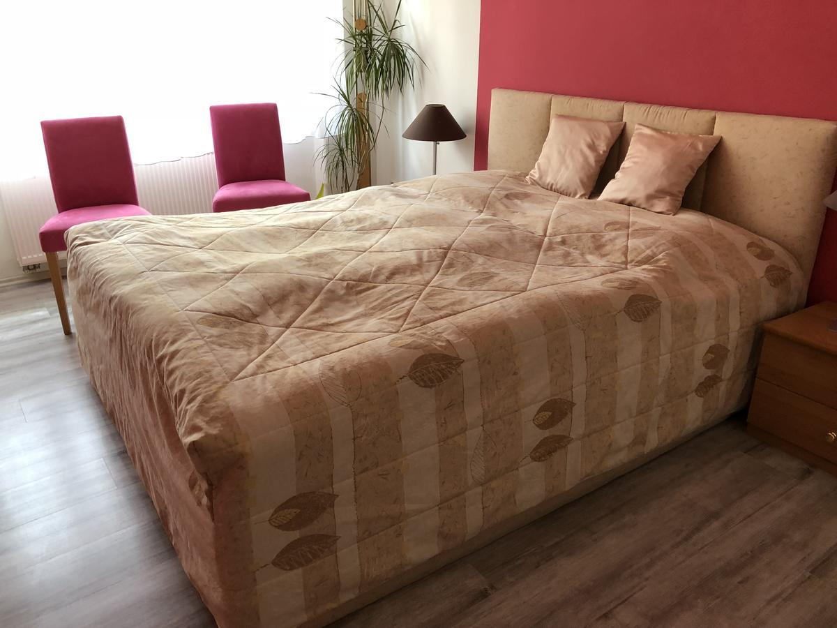 Apartmany Galeta Karlsbad Buitenkant foto