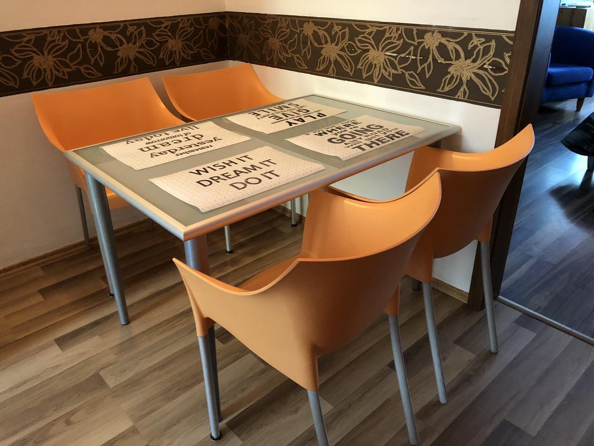 Apartmany Galeta Karlsbad Buitenkant foto